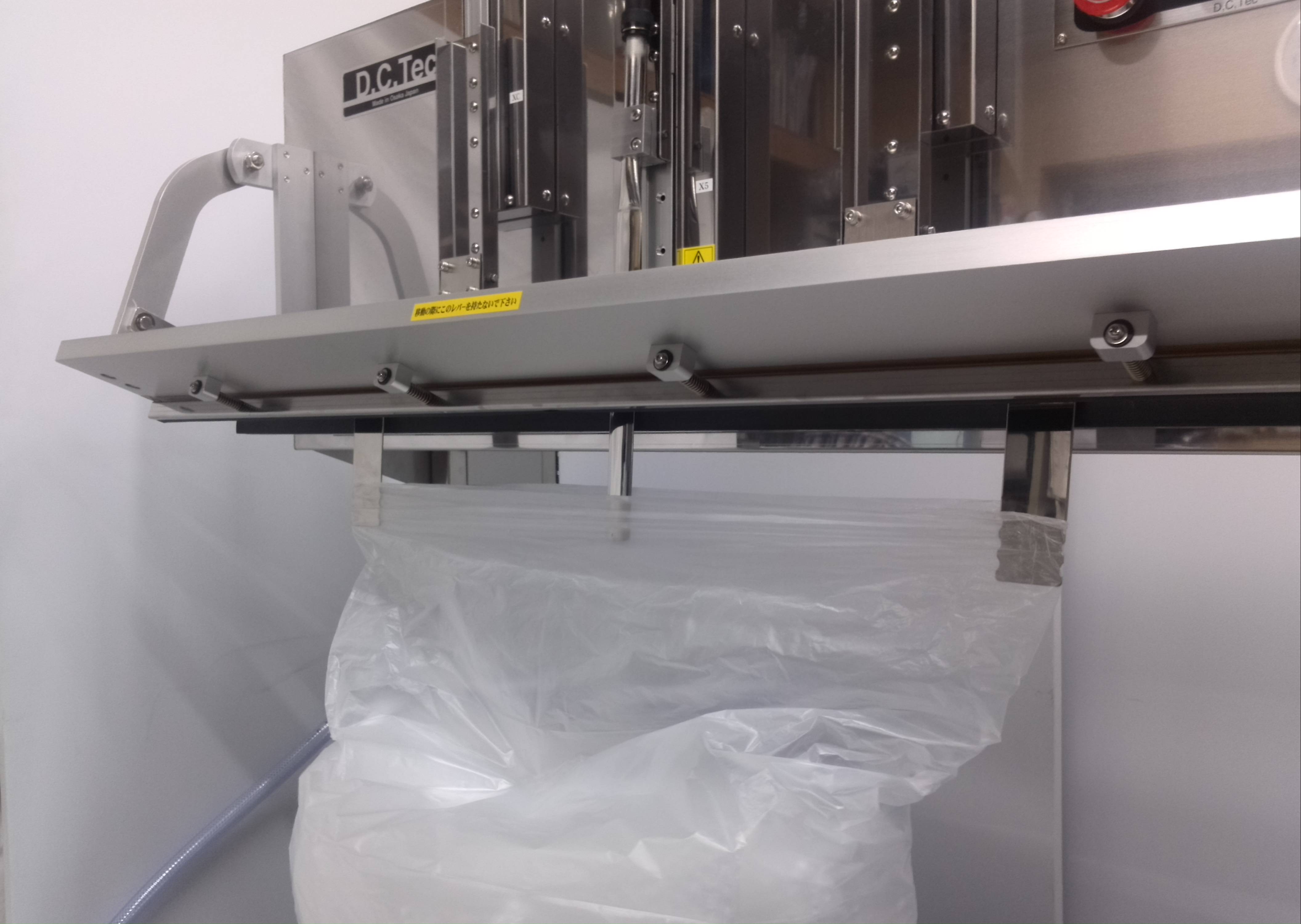 脱気シーラー　両手を放せます　~テンションアーム~　（オプション）